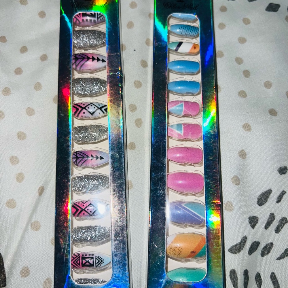 Assorted False Nail Bundle - Picture 7 of 13